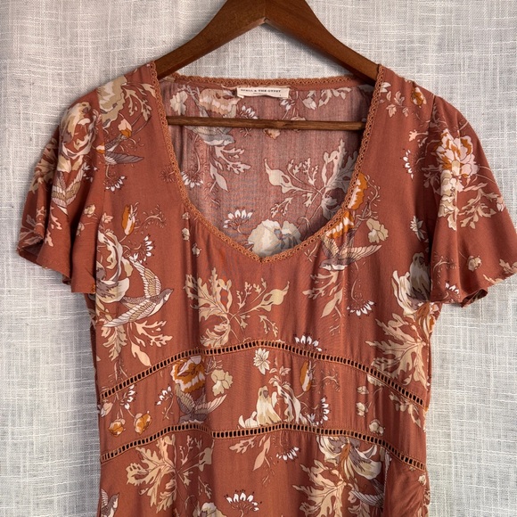SPELL Rosa Garden Party Floral Bird Print Short Sleeve Midi Dress Camel Size L - Picture 2 of 11